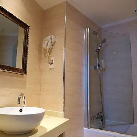 Princesse Isabelle Hotel Puteaux