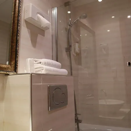 Princesse Isabelle Hotel Puteaux